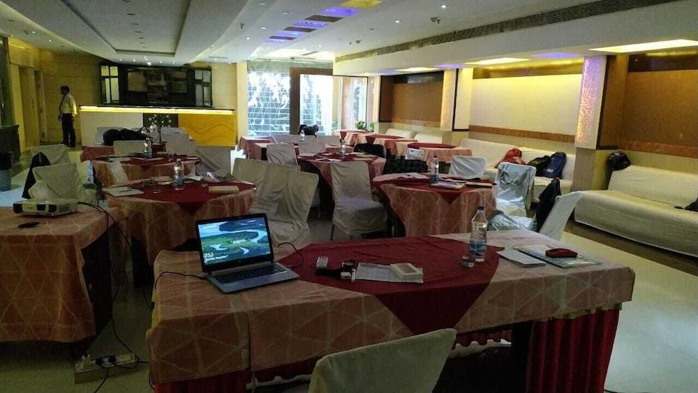 Taj Inn Hotel Agra  Bagian luar foto
