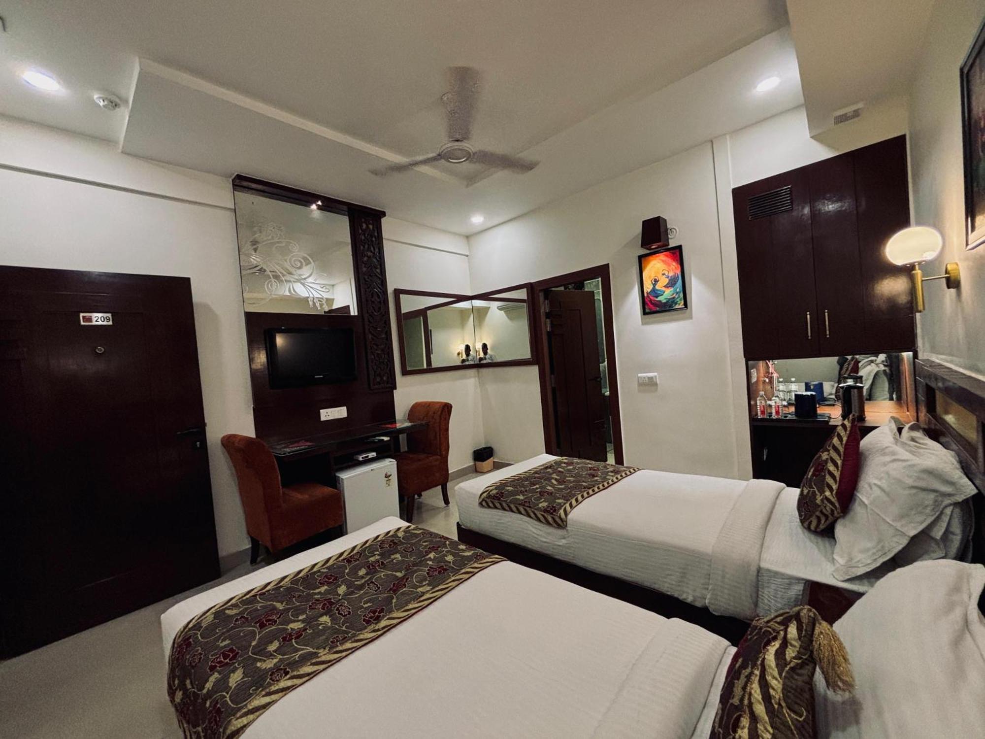 Taj Inn Hotel Agra  Bagian luar foto