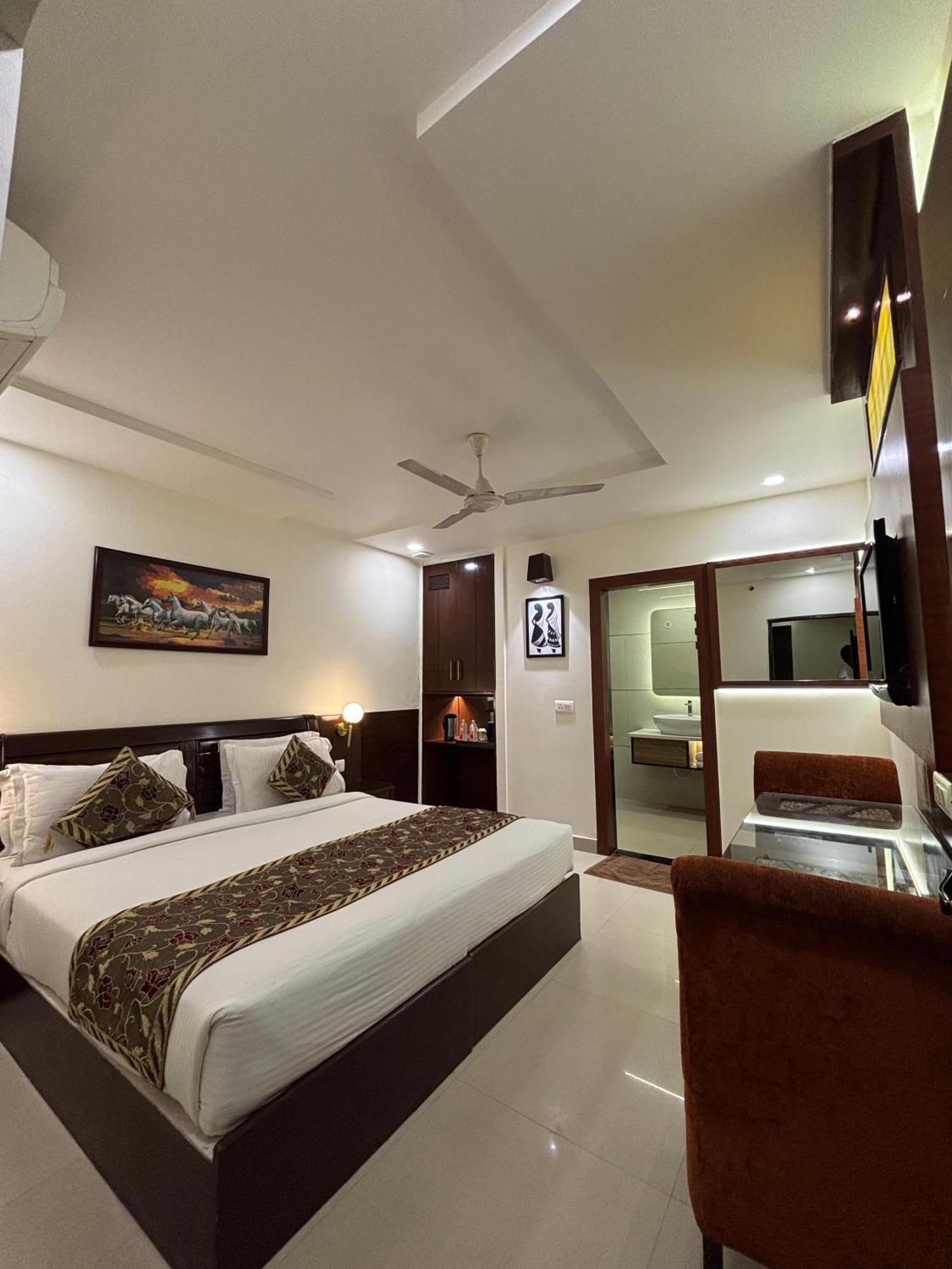 Taj Inn Hotel Agra  Bagian luar foto
