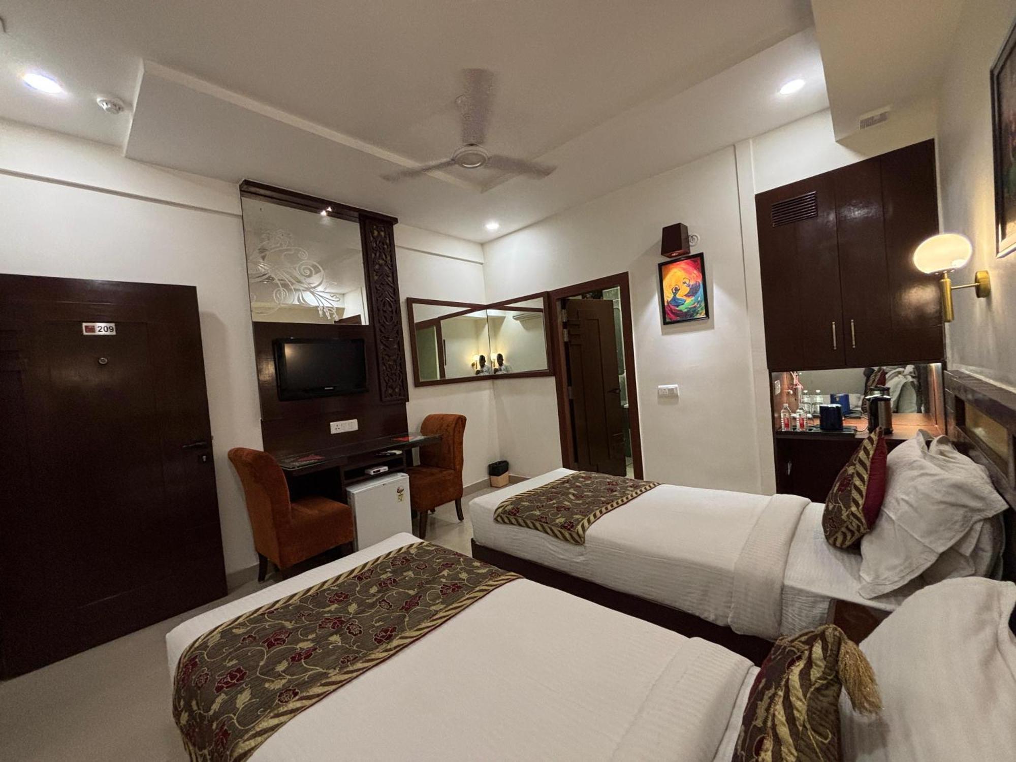 Taj Inn Hotel Agra  Bagian luar foto