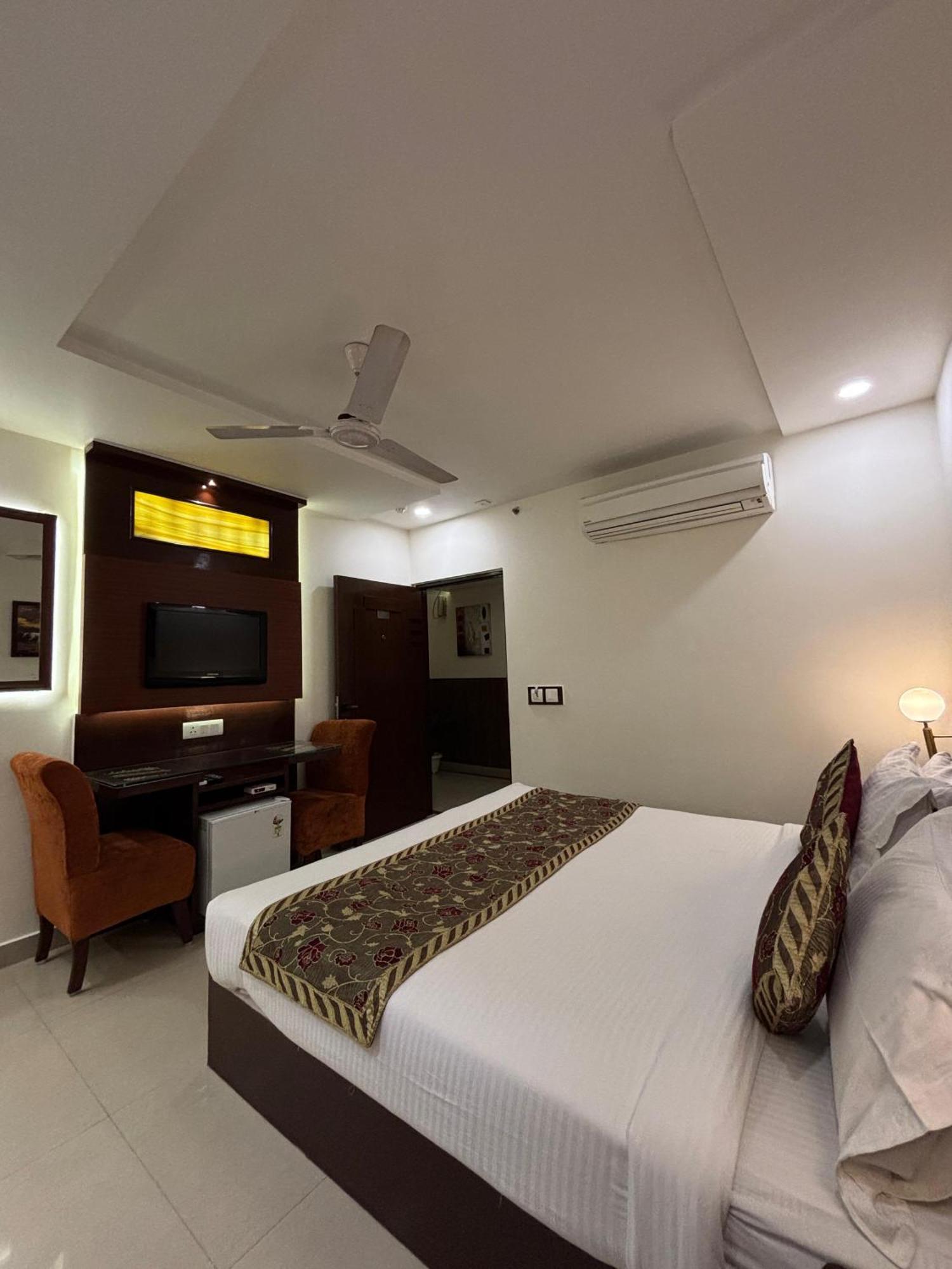 Taj Inn Hotel Agra  Bagian luar foto