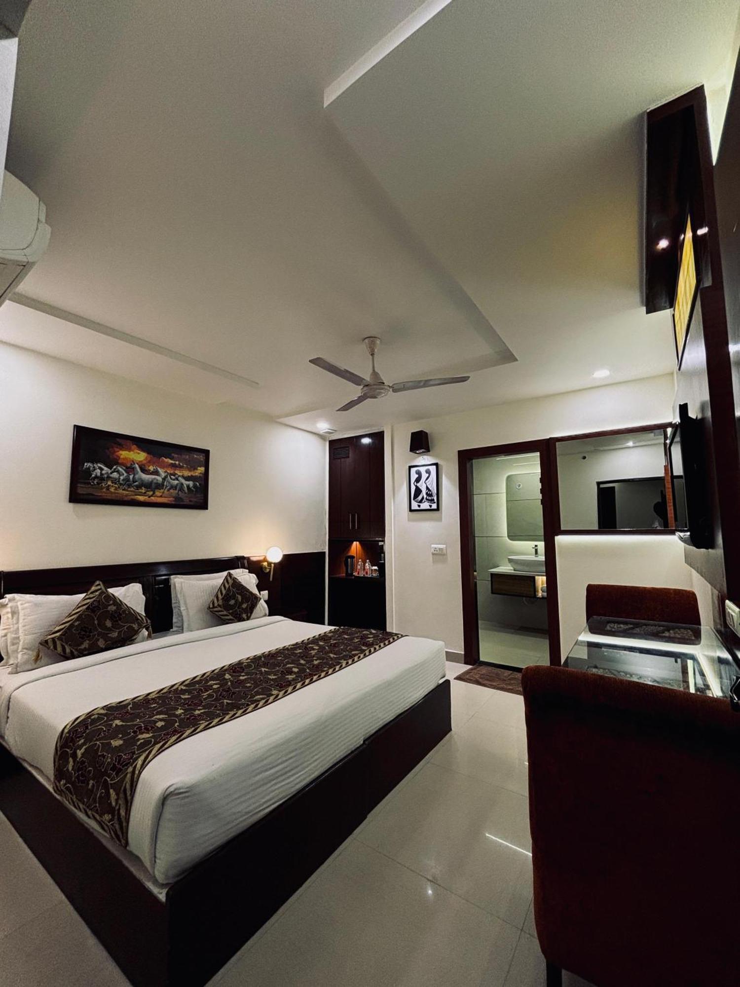 Taj Inn Hotel Agra  Bagian luar foto