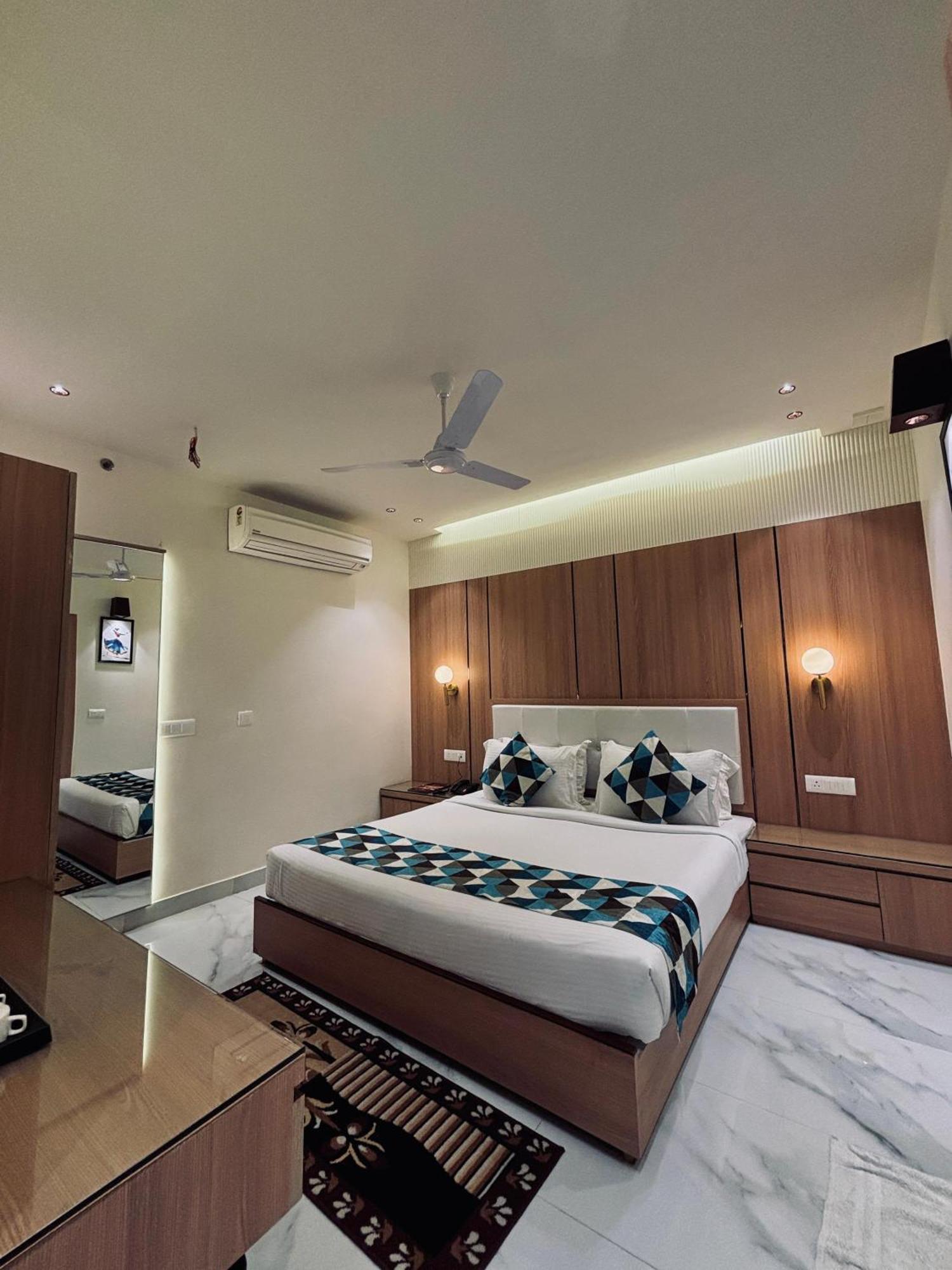 Taj Inn Hotel Agra  Bagian luar foto